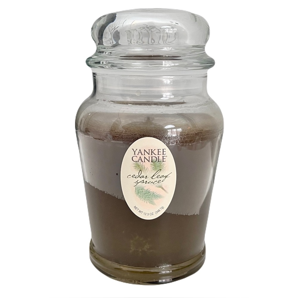 Vintage Retired Discontinued Yankee Candle ‘Cedar Leaf Spruce’ Candle, 12.3oz
